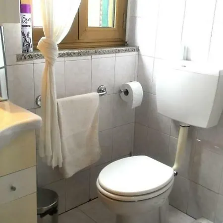 Affittacamera L&t Guest house *