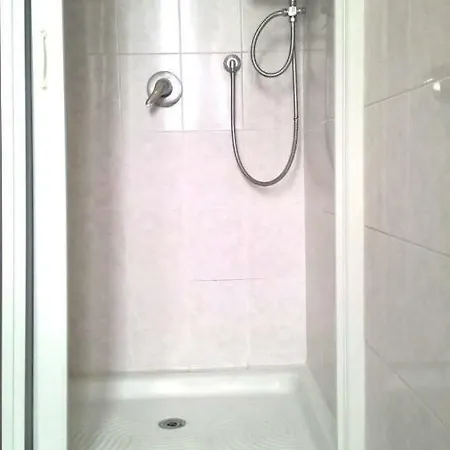 Affittacamera L&t *