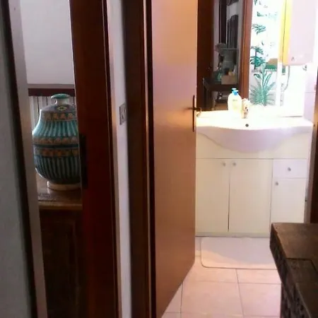 Affittacamera L&t Guest house *