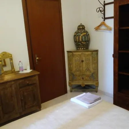 Affittacamera L&t Guest house *