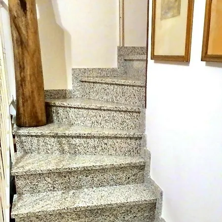 Affittacamera L&t * Παβία